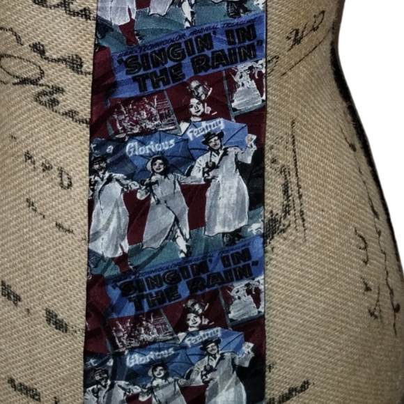 Vintage 1992 Singing In The Rain Tie NWT - Picture 2 of 3